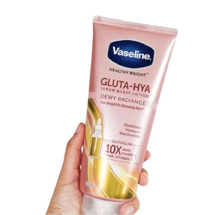 vaseline-gluta-hya-serum-burst-lotion-dewy-radiance-330ml.jpg VASELINE GLUTA HYA SERUM BURST LOTION DEWY RADIANCE 330ML – Image 1